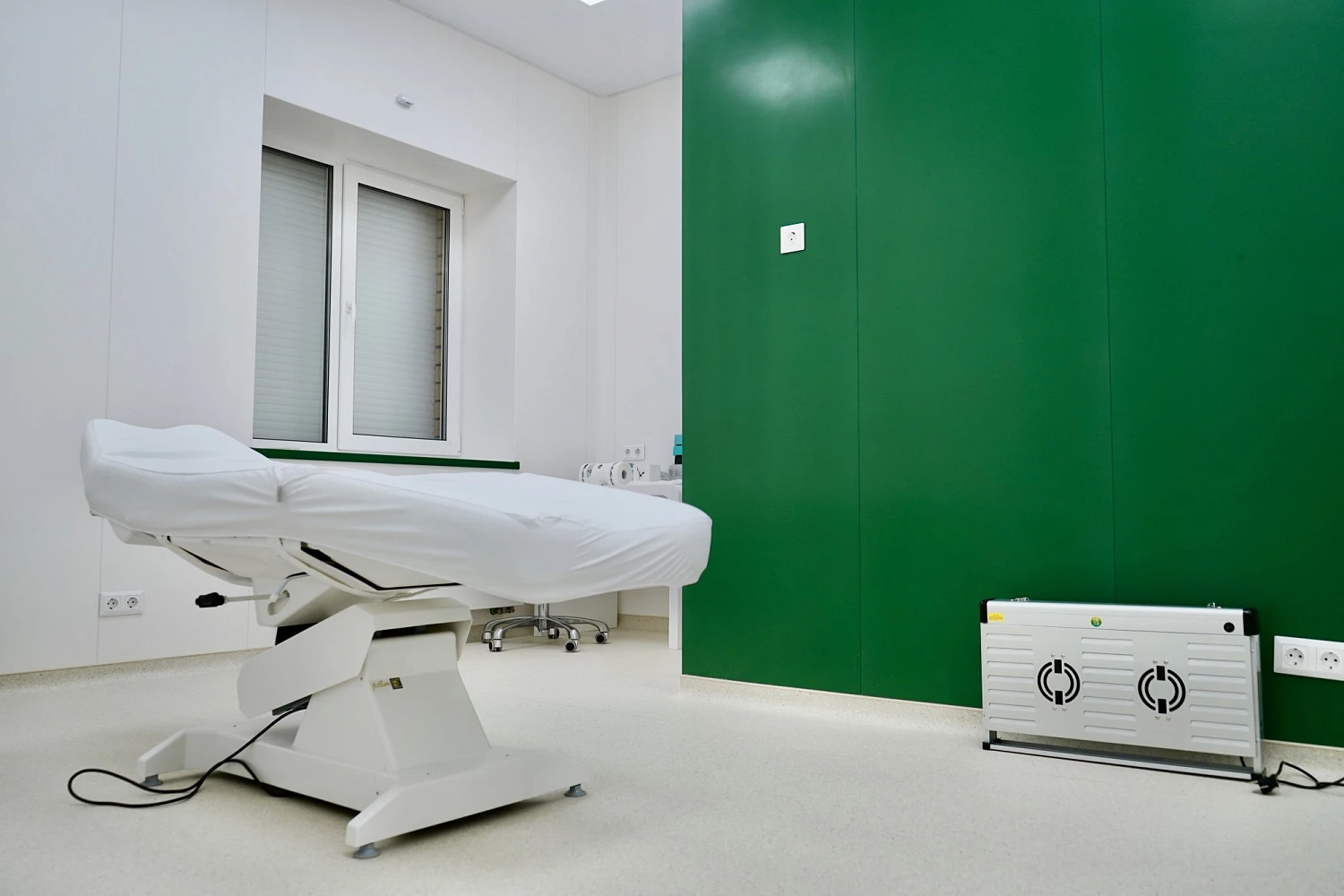 Клиника эстетической медицины и косметологии «МКНОЦ ЭМ Москва»