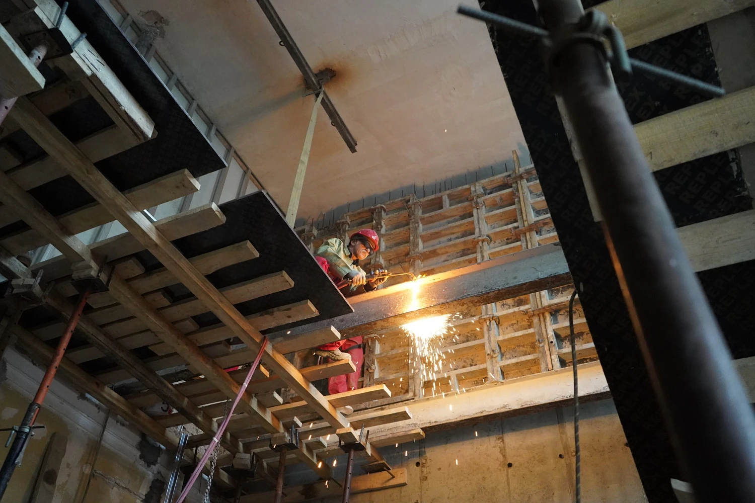 Реконструкция здания медицинского центра